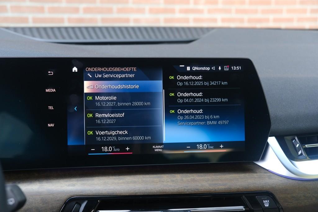 BMW 2 Serie BMW 2-Serie 218i 136pk Aut. Active Tourer Luxury Line | Navi | App Connect | Climate | Leder | Elektrische Achterklep | Camera | Sfeerverlichting | Cruise