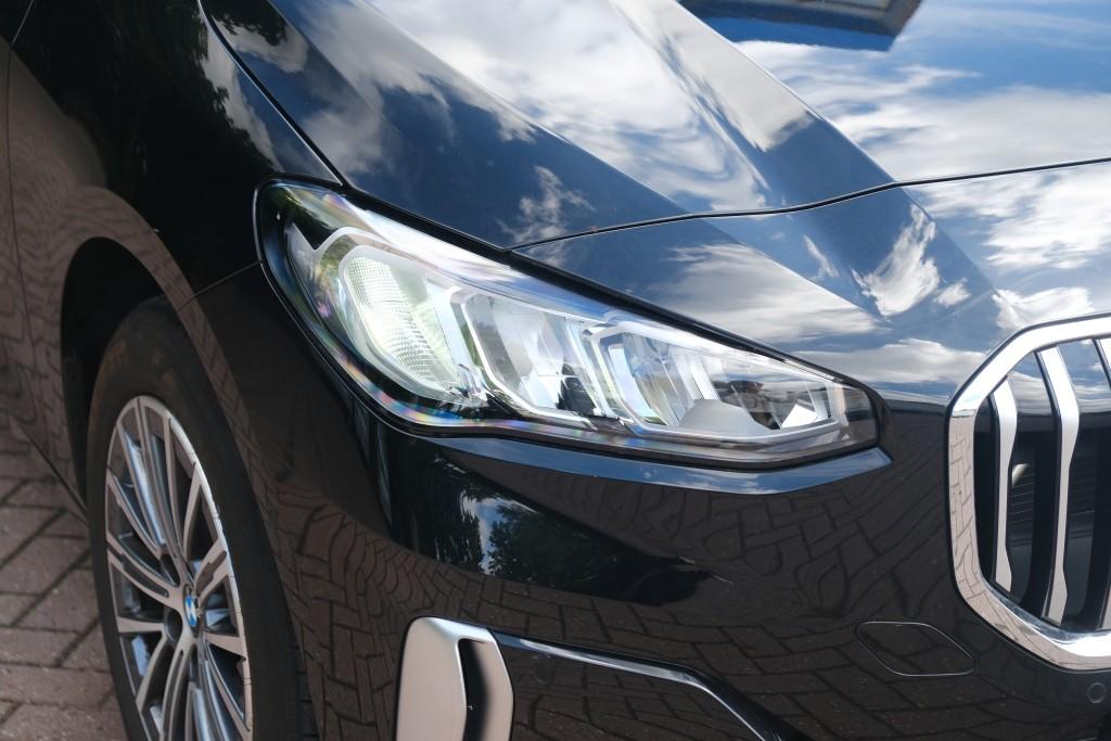BMW 2 Serie BMW 2-Serie 218i 136pk Aut. Active Tourer Luxury Line | Navi | App Connect | Climate | Leder | Elektrische Achterklep | Camera | Sfeerverlichting | Cruise