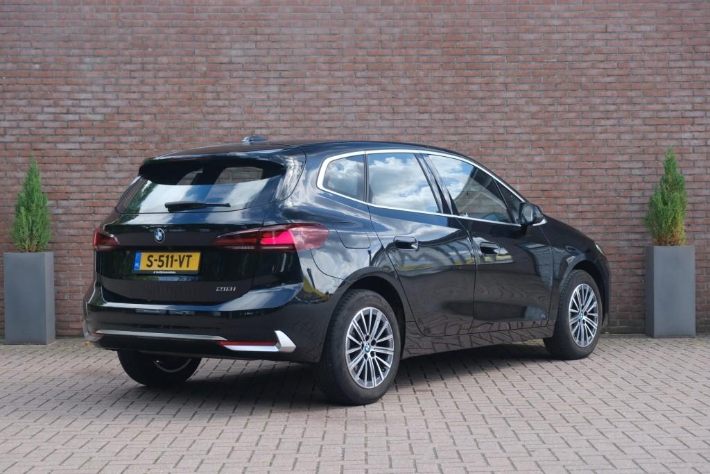 BMW 2 Serie BMW 2-Serie 218i 136pk Aut. Active Tourer Luxury Line | Navi | App Connect | Climate | Leder | Elektrische Achterklep | Camera | Sfeerverlichting | Cruise