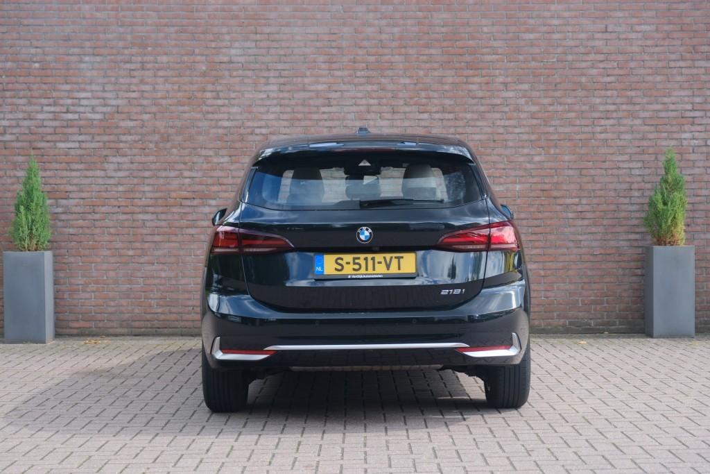BMW 2 Serie BMW 2-Serie 218i 136pk Aut. Active Tourer Luxury Line | Navi | App Connect | Climate | Leder | Elektrische Achterklep | Camera | Sfeerverlichting | Cruise