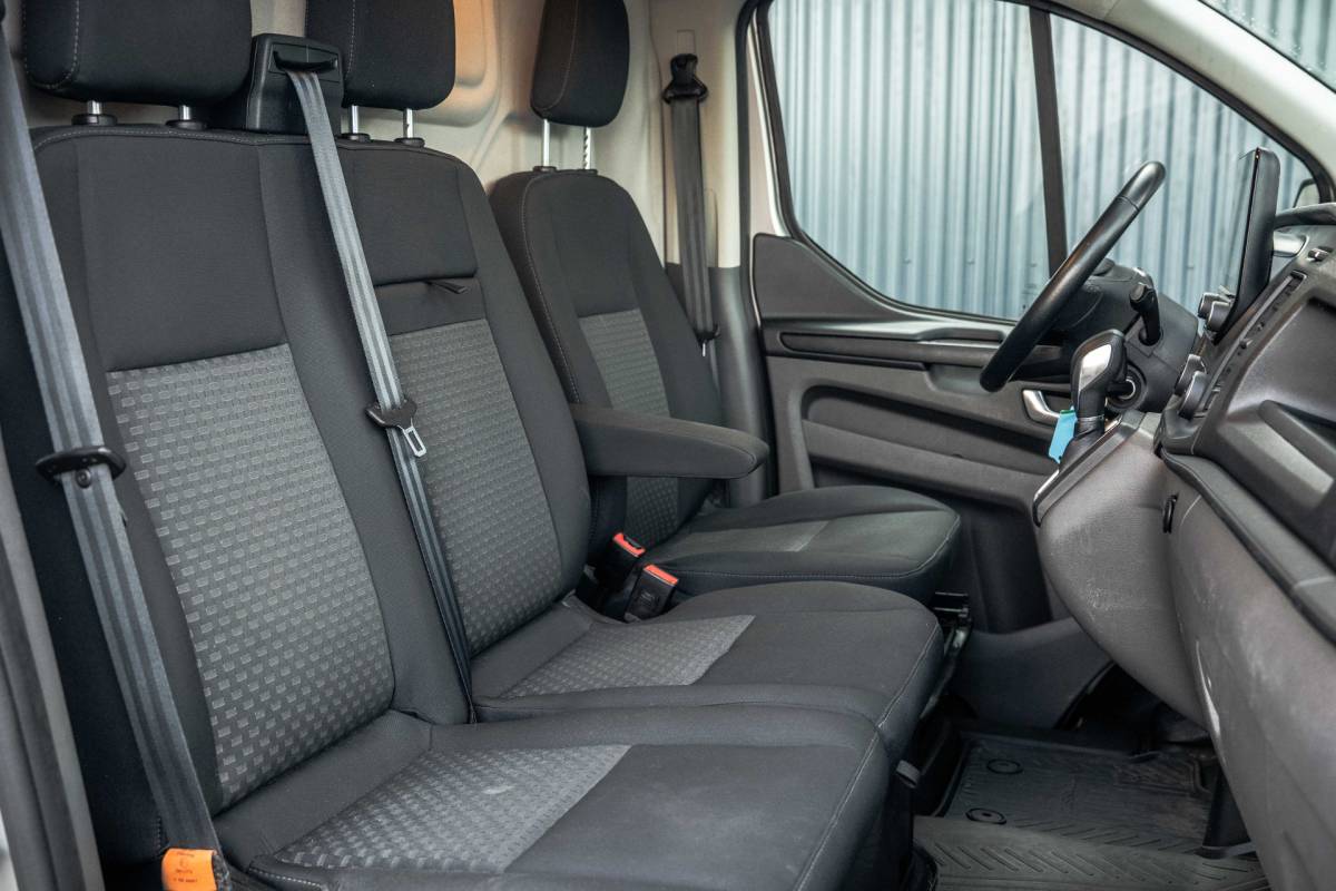 Ford Transit Custom Ford Transit Custom 2.0 EcoBlue L1H1 | Automaat | 1e Eigenaar | Limited | Camera | Cruise | PDC | Airco | Trekhaak