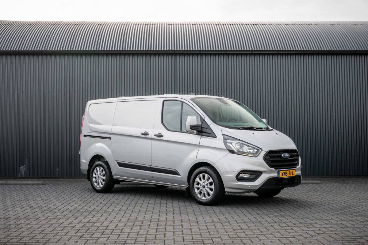 Ford Transit Custom Ford Transit Custom 2.0 EcoBlue L1H1 | Automaat | 1e Eigenaar | Limited | Camera | Cruise | PDC | Airco | Trekhaak