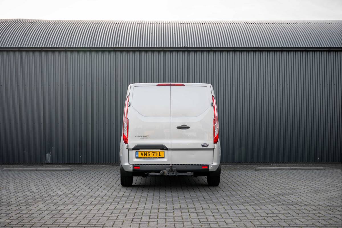 Ford Transit Custom Ford Transit Custom 2.0 EcoBlue L1H1 | Automaat | 1e Eigenaar | Limited | Camera | Cruise | PDC | Airco | Trekhaak