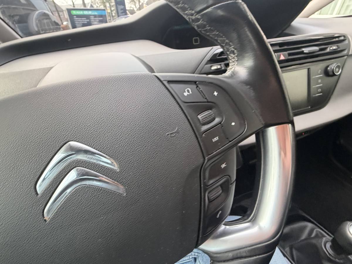 Citroën C4 Picasso Citroën C4 Picasso 1.2 PureTech Shine Bj 2017 Hoge Zit Dealer onderhouden mooie ruime auto