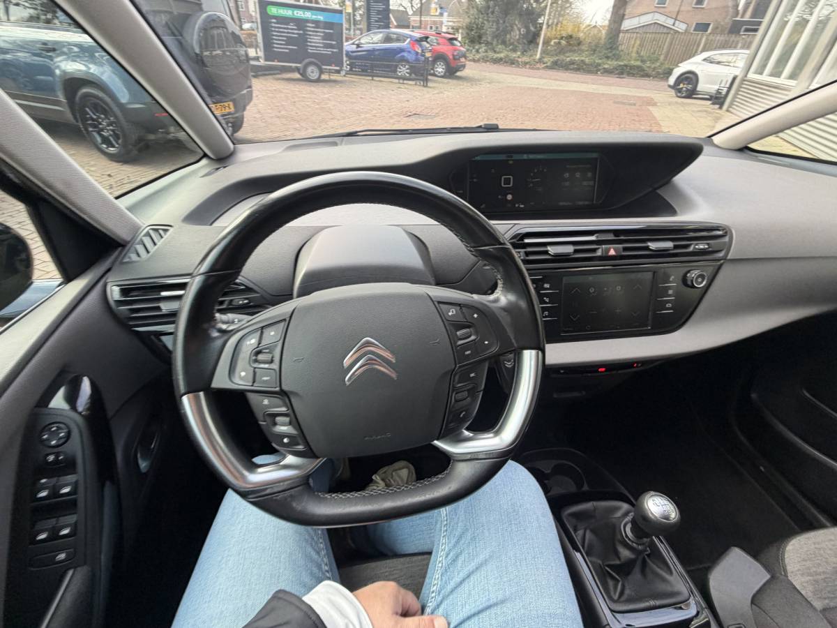 Citroën C4 Picasso Citroën C4 Picasso 1.2 PureTech Shine Bj 2017 Hoge Zit Dealer onderhouden mooie ruime auto