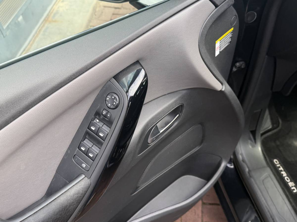 Citroën C4 Picasso Citroën C4 Picasso 1.2 PureTech Shine Bj 2017 Hoge Zit Dealer onderhouden mooie ruime auto