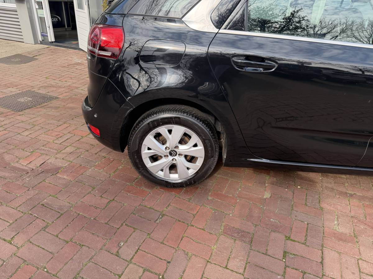 Citroën C4 Picasso Citroën C4 Picasso 1.2 PureTech Shine Bj 2017 Hoge Zit Dealer onderhouden mooie ruime auto