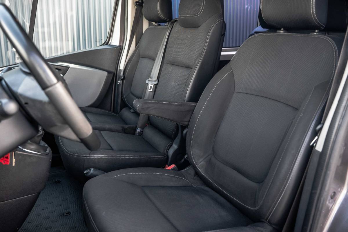 Nissan NV300 Nissan NV300 1.6 dci 125PK L2H1 | DC 6-Zits | Camera | Cruise | Airco | Trekhaak