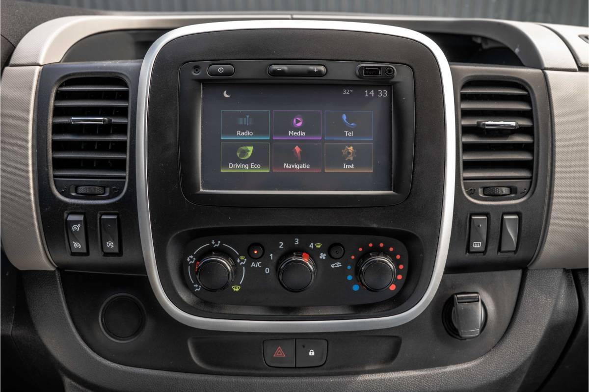 Nissan NV300 Nissan NV300 1.6 dci 125PK L2H1 | DC 6-Zits | Camera | Cruise | Airco | Trekhaak