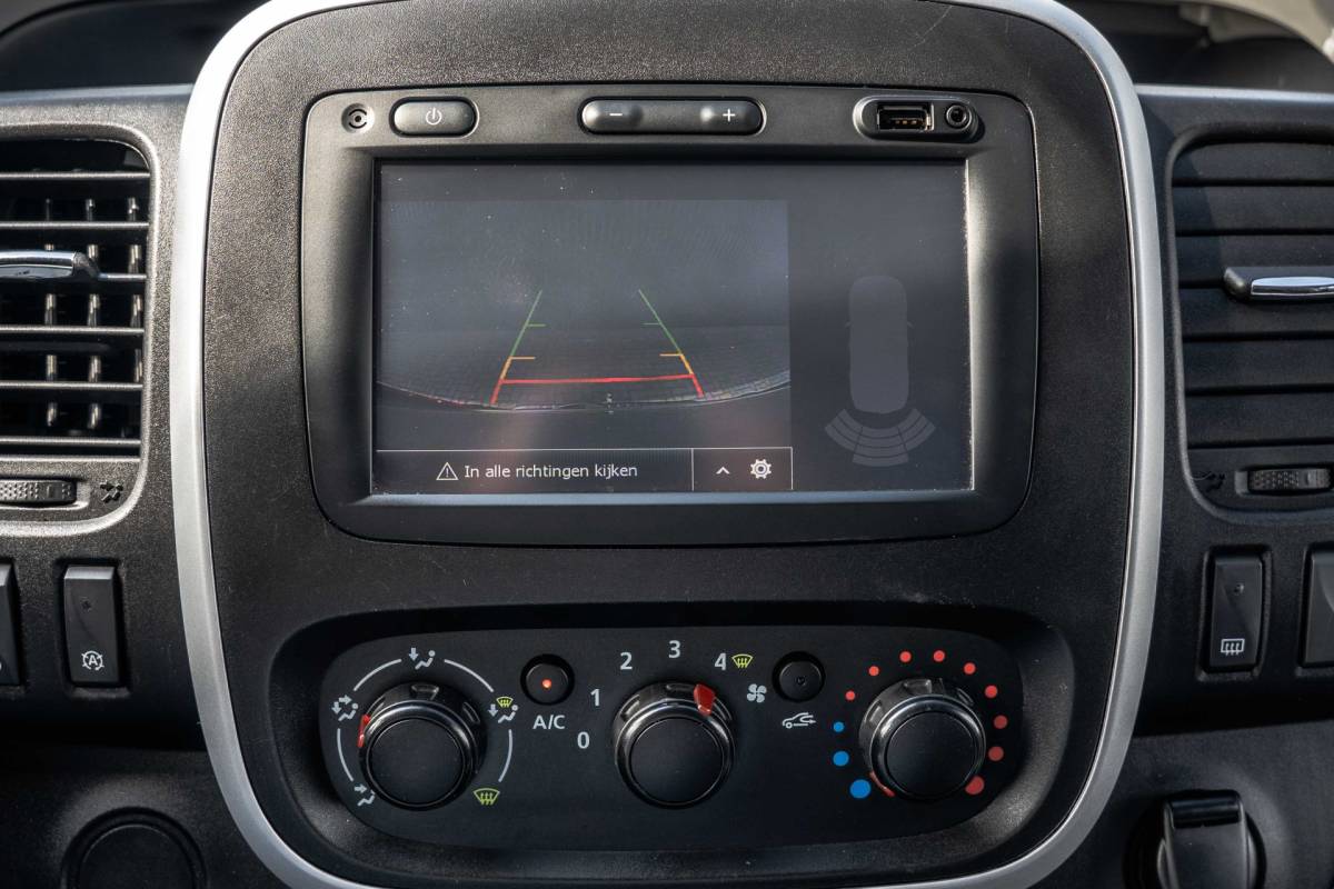 Nissan NV300 Nissan NV300 1.6 dci 125PK L2H1 | DC 6-Zits | Camera | Cruise | Airco | Trekhaak