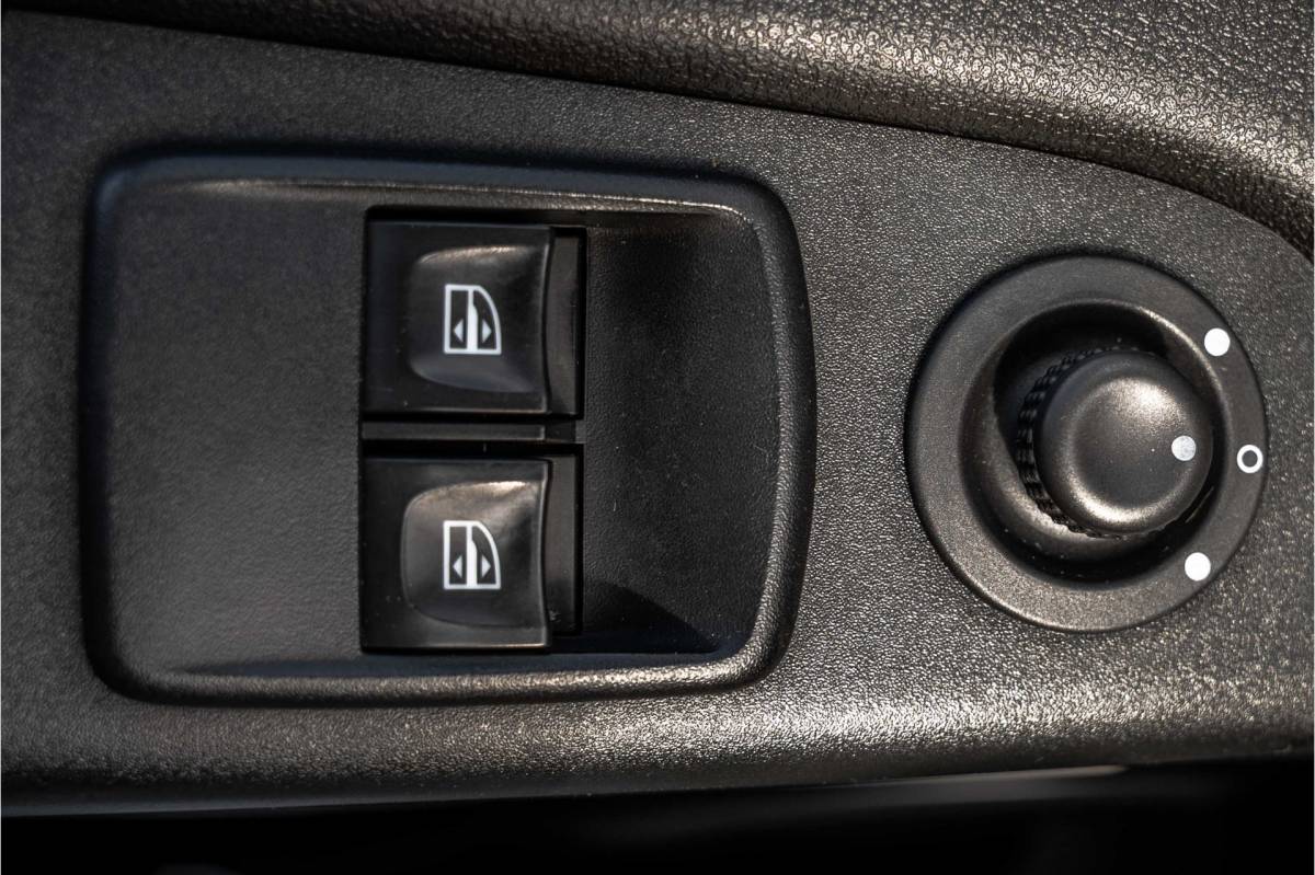 Nissan NV300 Nissan NV300 1.6 dci 125PK L2H1 | DC 6-Zits | Camera | Cruise | Airco | Trekhaak