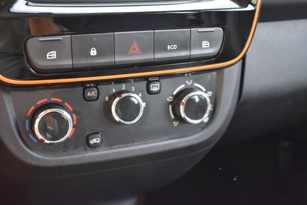 Dacia Spring Dacia Spring Expression 27 kWh | Camera | Carplay | All Season Banden |