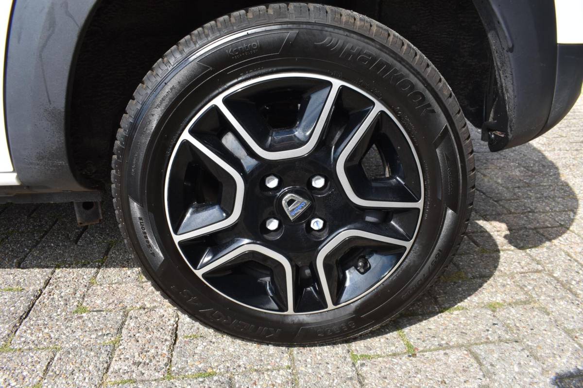 Dacia Spring Dacia Spring Expression 27 kWh | Camera | Carplay | All Season Banden |