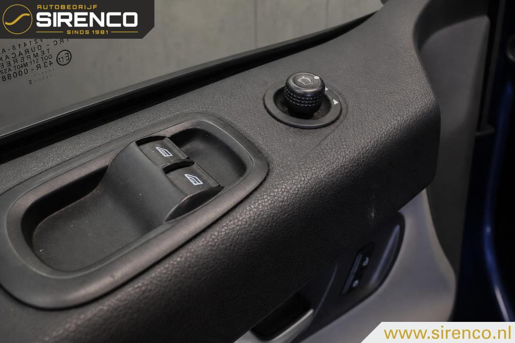 Ford Transit Custom Ford Transit Custom 290 2.2 TDCI L1H1 Ambiente DC | stoelverwarming | dab | airco | cruise control |