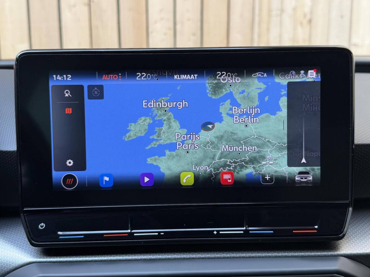 SEAT Leon Seat Leon ST 1.0 EcoTSI Style Business Intense Apple CarPlay/Android Auto | Achteruitrijcamera |  Adaptieve cruise control | Climate control | LED verlichting | Lichtmetalen velgen | Parkeersensoren voor en achter | Trekhaak afneembaar