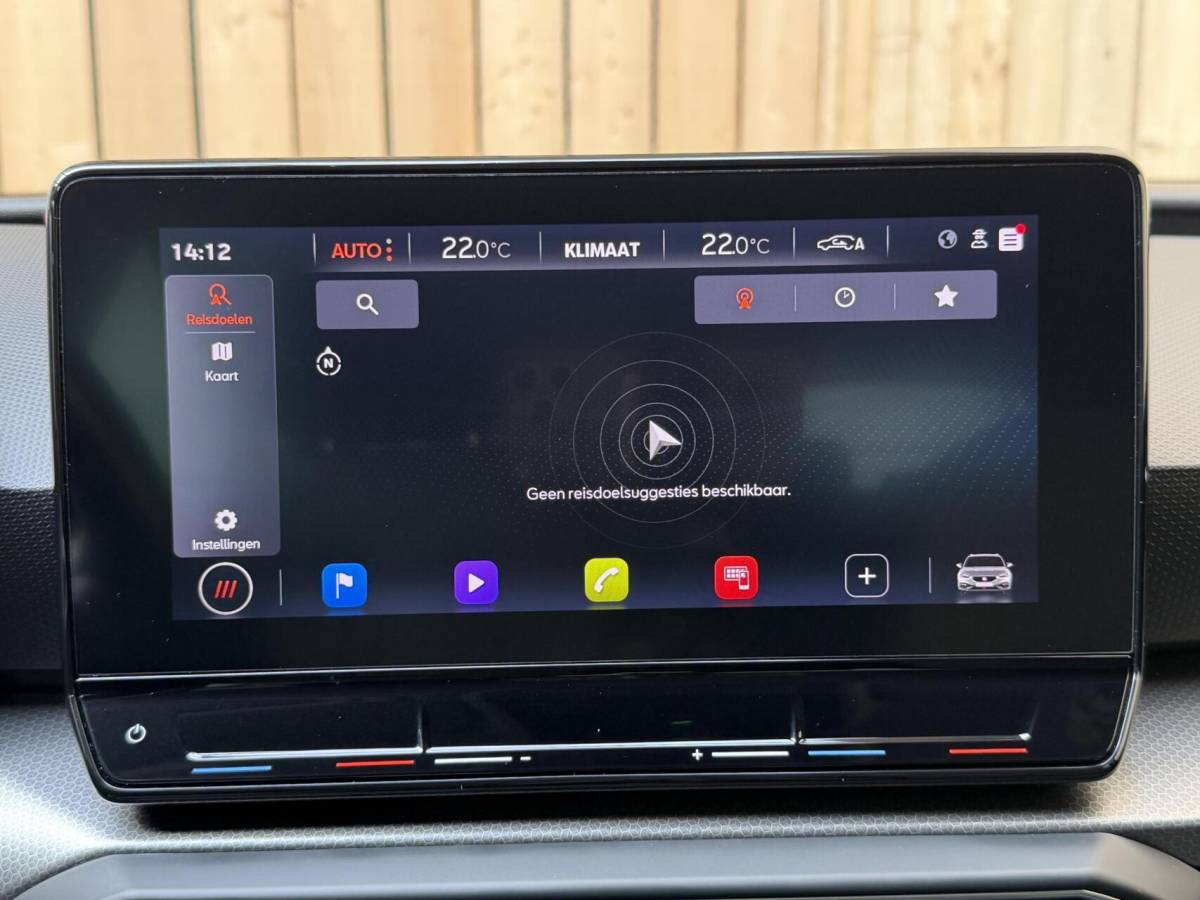 SEAT Leon Seat Leon ST 1.0 EcoTSI Style Business Intense Apple CarPlay/Android Auto | Achteruitrijcamera |  Adaptieve cruise control | Climate control | LED verlichting | Lichtmetalen velgen | Parkeersensoren voor en achter | Trekhaak afneembaar