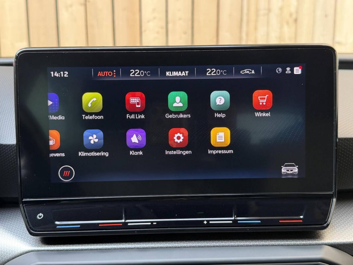 SEAT Leon Seat Leon ST 1.0 EcoTSI Style Business Intense Apple CarPlay/Android Auto | Achteruitrijcamera |  Adaptieve cruise control | Climate control | LED verlichting | Lichtmetalen velgen | Parkeersensoren voor en achter | Trekhaak afneembaar
