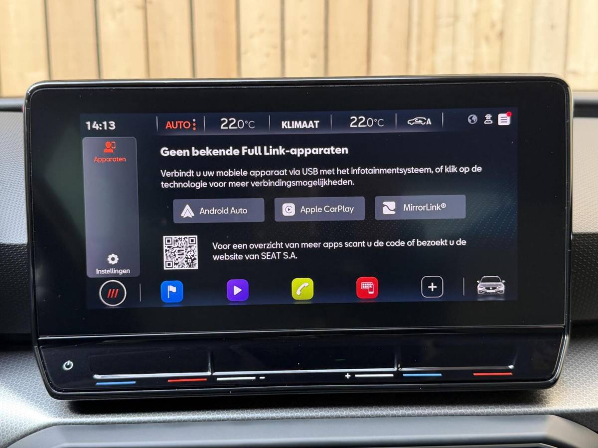 SEAT Leon Seat Leon ST 1.0 EcoTSI Style Business Intense Apple CarPlay/Android Auto | Achteruitrijcamera |  Adaptieve cruise control | Climate control | LED verlichting | Lichtmetalen velgen | Parkeersensoren voor en achter | Trekhaak afneembaar