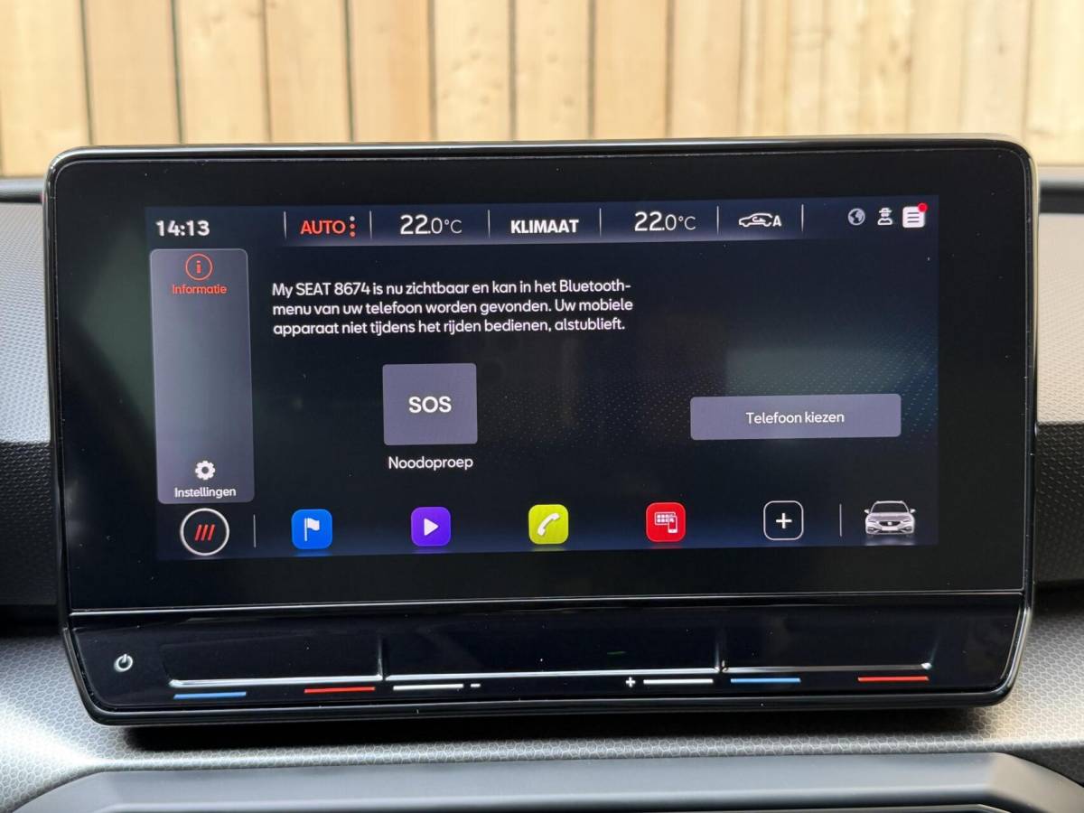 SEAT Leon Seat Leon ST 1.0 EcoTSI Style Business Intense Apple CarPlay/Android Auto | Achteruitrijcamera |  Adaptieve cruise control | Climate control | LED verlichting | Lichtmetalen velgen | Parkeersensoren voor en achter | Trekhaak afneembaar