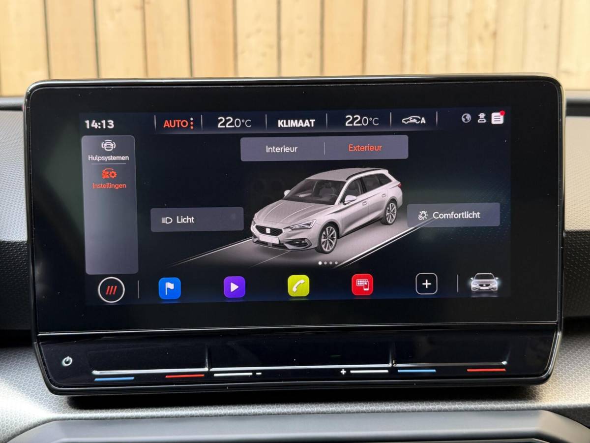 SEAT Leon Seat Leon ST 1.0 EcoTSI Style Business Intense Apple CarPlay/Android Auto | Achteruitrijcamera |  Adaptieve cruise control | Climate control | LED verlichting | Lichtmetalen velgen | Parkeersensoren voor en achter | Trekhaak afneembaar