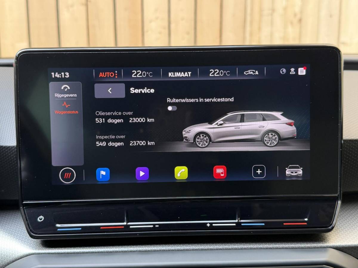 SEAT Leon Seat Leon ST 1.0 EcoTSI Style Business Intense Apple CarPlay/Android Auto | Achteruitrijcamera |  Adaptieve cruise control | Climate control | LED verlichting | Lichtmetalen velgen | Parkeersensoren voor en achter | Trekhaak afneembaar