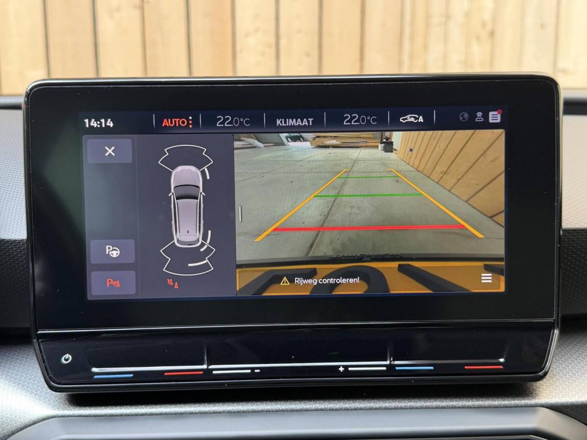 SEAT Leon Seat Leon ST 1.0 EcoTSI Style Business Intense Apple CarPlay/Android Auto | Achteruitrijcamera |  Adaptieve cruise control | Climate control | LED verlichting | Lichtmetalen velgen | Parkeersensoren voor en achter | Trekhaak afneembaar