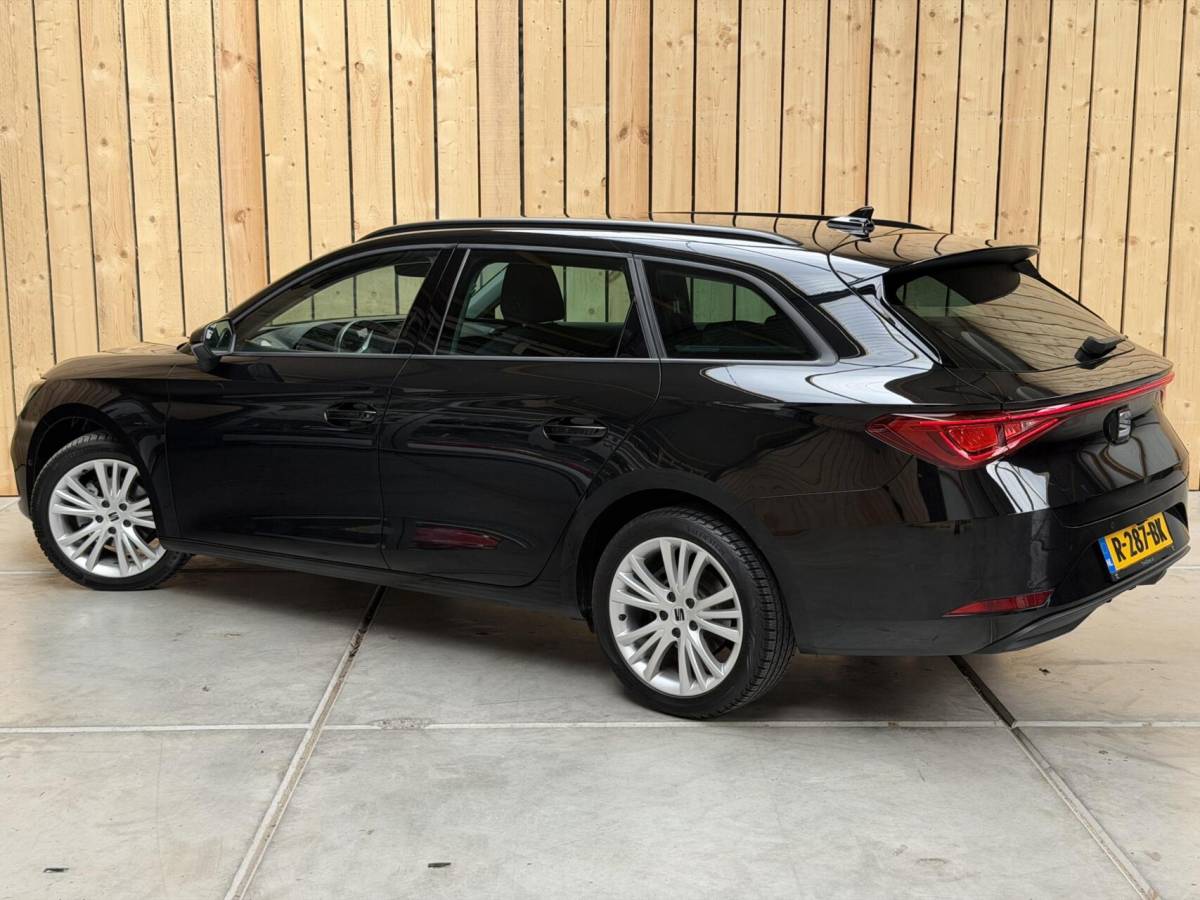 SEAT Leon Seat Leon ST 1.0 EcoTSI Style Business Intense Apple CarPlay/Android Auto | Achteruitrijcamera |  Adaptieve cruise control | Climate control | LED verlichting | Lichtmetalen velgen | Parkeersensoren voor en achter | Trekhaak afneembaar