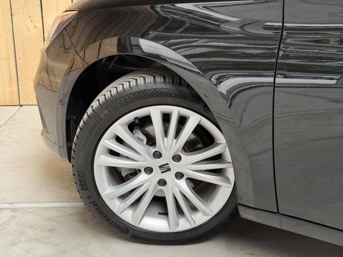 SEAT Leon Seat Leon ST 1.0 EcoTSI Style Business Intense Apple CarPlay/Android Auto | Achteruitrijcamera |  Adaptieve cruise control | Climate control | LED verlichting | Lichtmetalen velgen | Parkeersensoren voor en achter | Trekhaak afneembaar