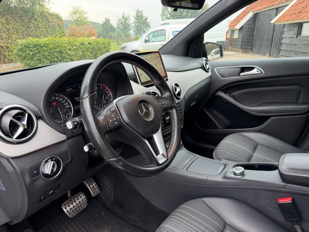 Mercedes-Benz B-Klasse Mercedes-Benz B-klasse 180 Ambition-NL AUTO-AUTOMAAT-CAMERA-TREKHAAK-