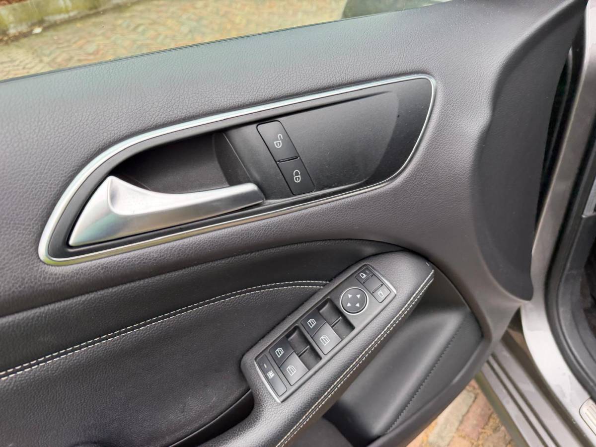 Mercedes-Benz B-Klasse Mercedes-Benz B-klasse 180 Ambition-NL AUTO-AUTOMAAT-CAMERA-TREKHAAK-