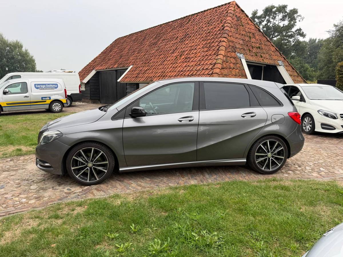 Mercedes-Benz B-Klasse Mercedes-Benz B-klasse 180 Ambition-NL AUTO-AUTOMAAT-CAMERA-TREKHAAK-