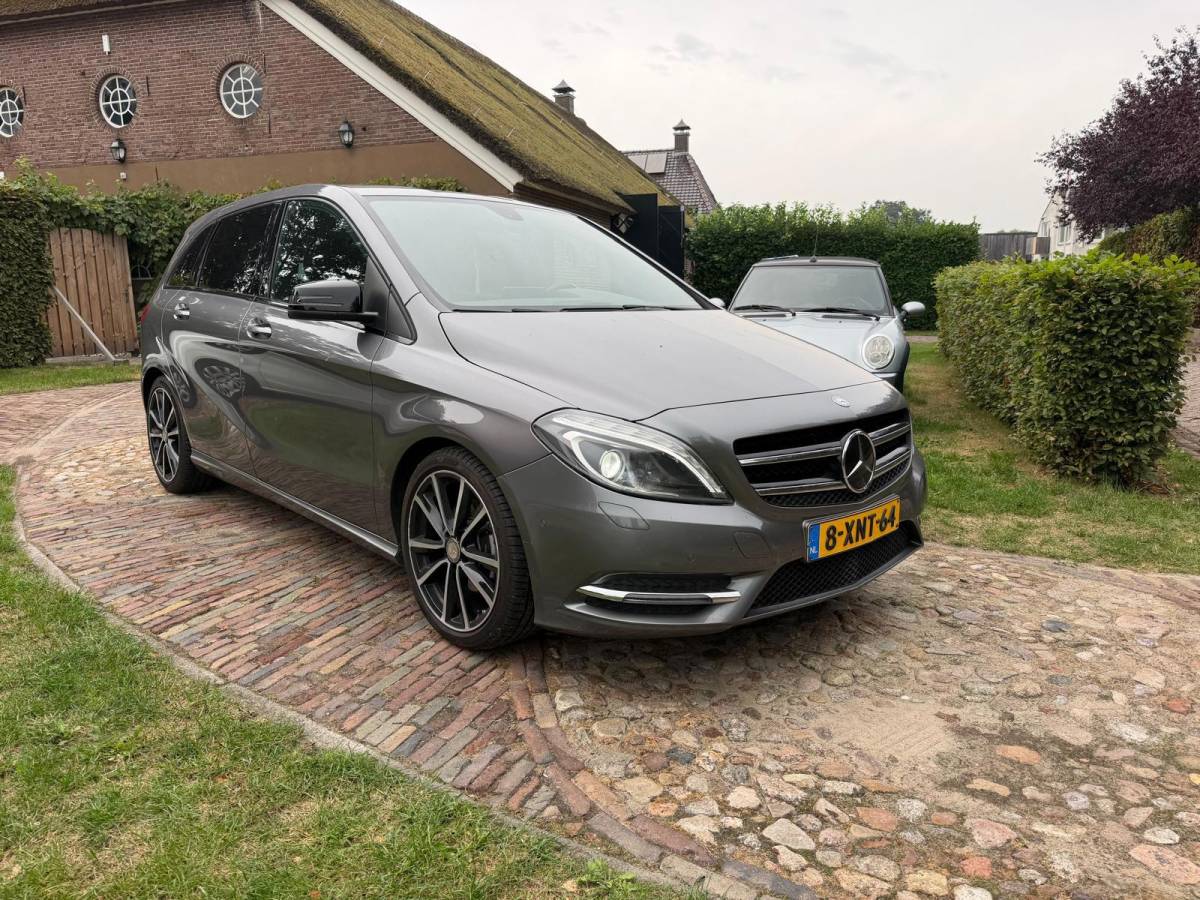 Mercedes-Benz B-Klasse Mercedes-Benz B-klasse 180 Ambition-NL AUTO-AUTOMAAT-CAMERA-TREKHAAK-