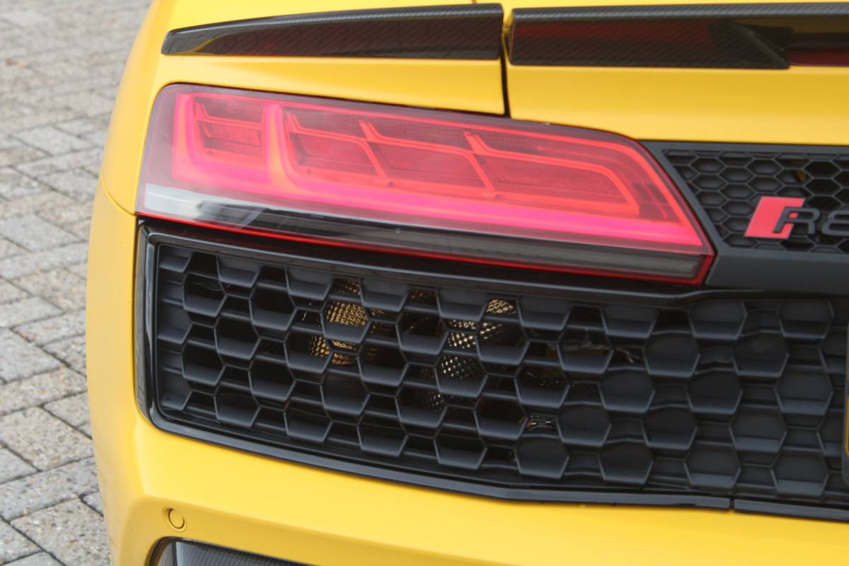 Audi R8 Audi R8 Spyder 5.2 Performance Quattro 620pk | Capristo | Bucket seats | Vegas yellow Matt