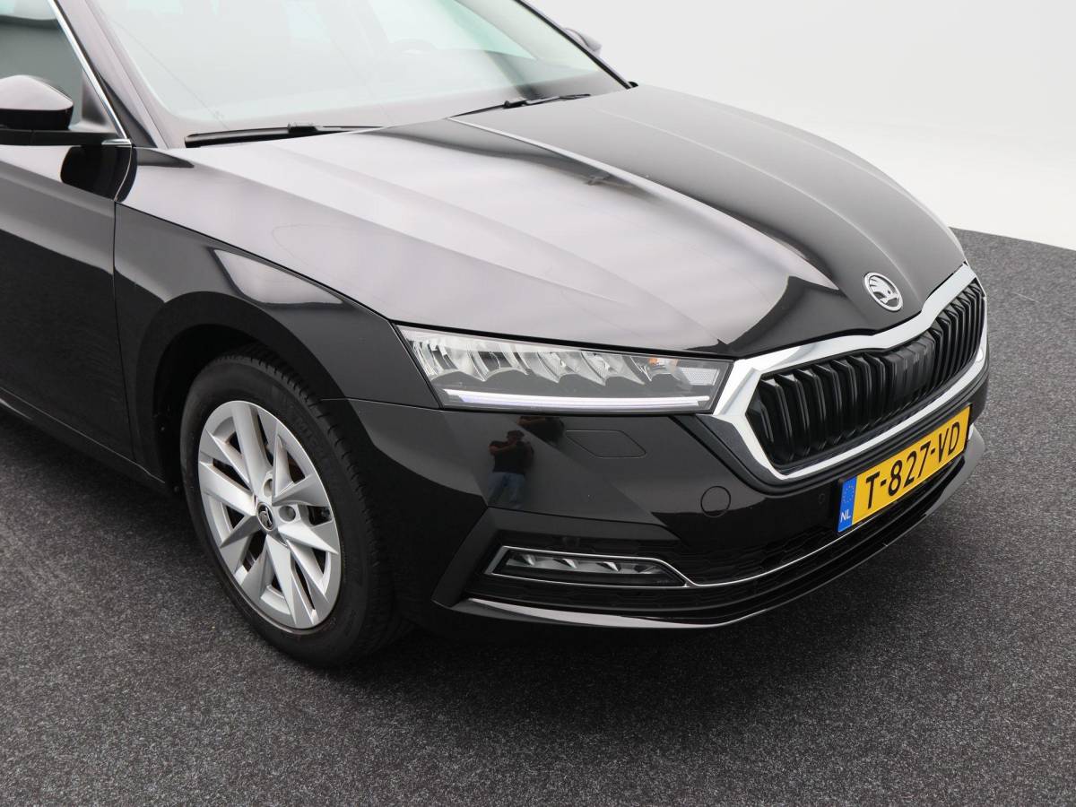 Škoda Octavia Skoda Octavia Combi 1.0 TSi Business Edition Plus 110 Pk | Adaptive Cruise | Elektrische Achterklep | Stoelverwarming | Navigatie | Privacy Glass | 17 Inch