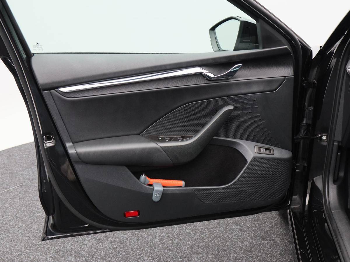 Škoda Octavia Skoda Octavia Combi 1.0 TSi Business Edition Plus 110 Pk | Adaptive Cruise | Elektrische Achterklep | Stoelverwarming | Navigatie | Privacy Glass | 17 Inch