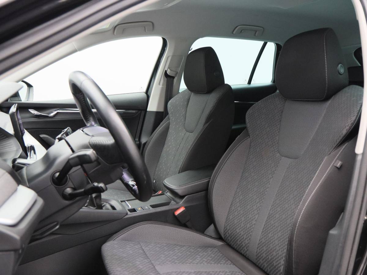 Škoda Octavia Skoda Octavia Combi 1.0 TSi Business Edition Plus 110 Pk | Adaptive Cruise | Elektrische Achterklep | Stoelverwarming | Navigatie | Privacy Glass | 17 Inch