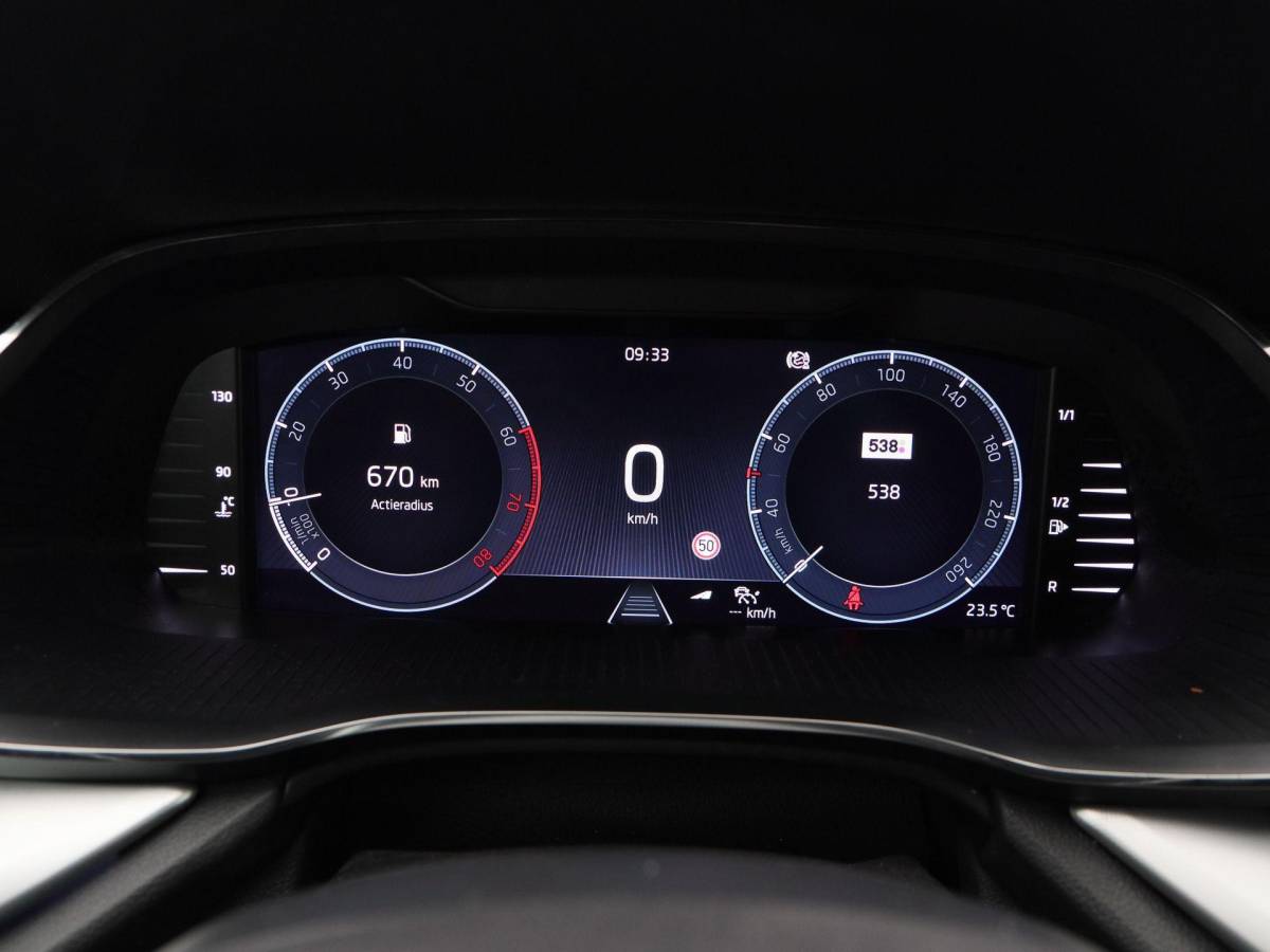 Škoda Octavia Skoda Octavia Combi 1.0 TSi Business Edition Plus 110 Pk | Adaptive Cruise | Elektrische Achterklep | Stoelverwarming | Navigatie | Privacy Glass | 17 Inch