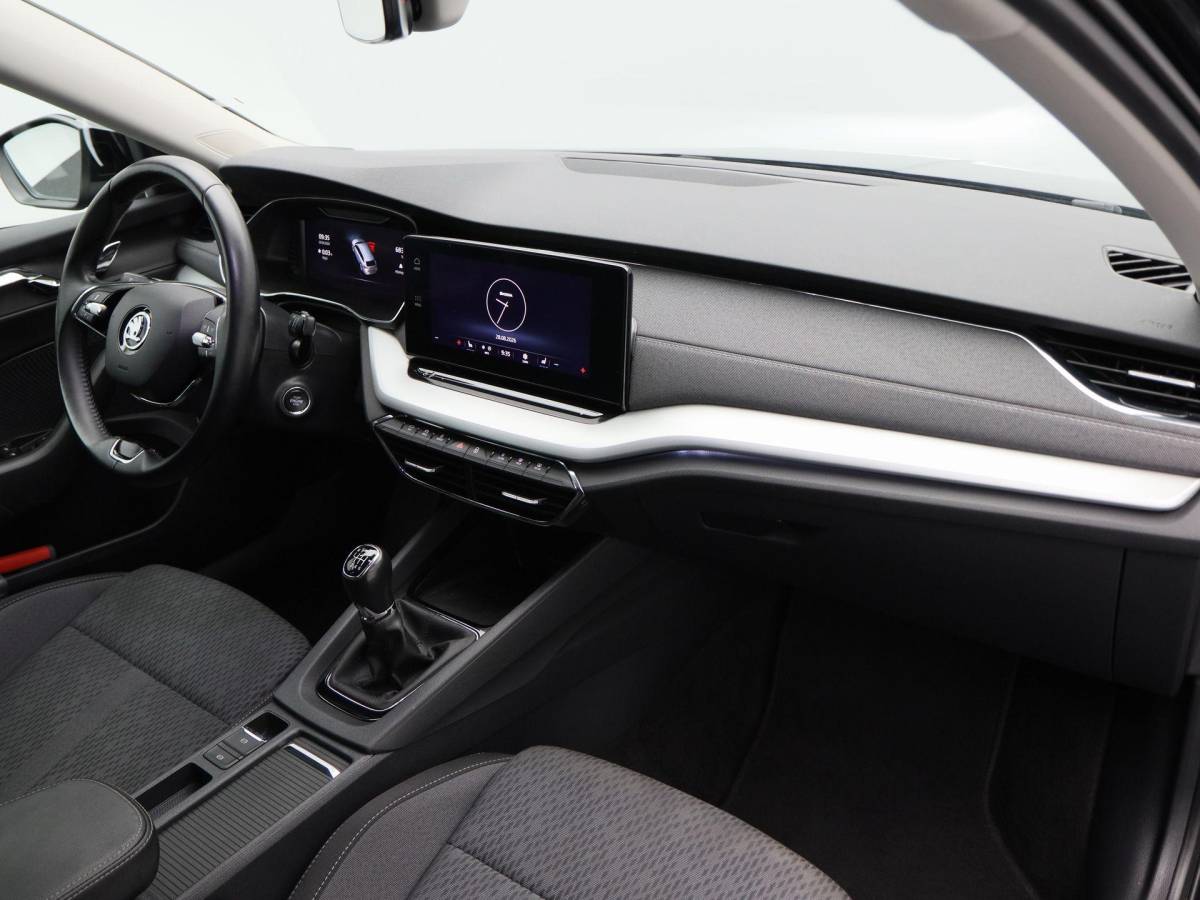 Škoda Octavia Skoda Octavia Combi 1.0 TSi Business Edition Plus 110 Pk | Adaptive Cruise | Elektrische Achterklep | Stoelverwarming | Navigatie | Privacy Glass | 17 Inch
