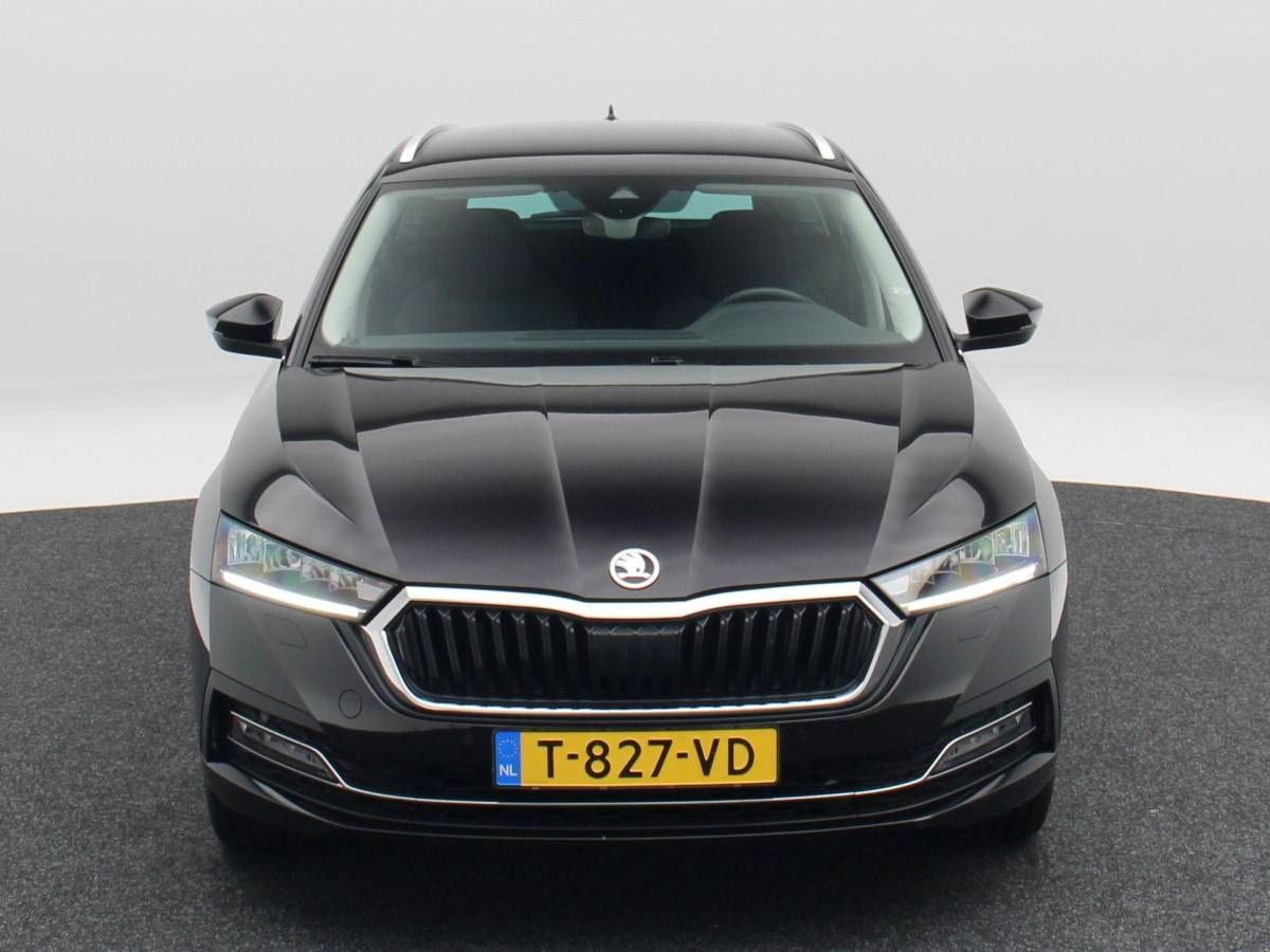 Škoda Octavia Skoda Octavia Combi 1.0 TSi Business Edition Plus 110 Pk | Adaptive Cruise | Elektrische Achterklep | Stoelverwarming | Navigatie | Privacy Glass | 17 Inch