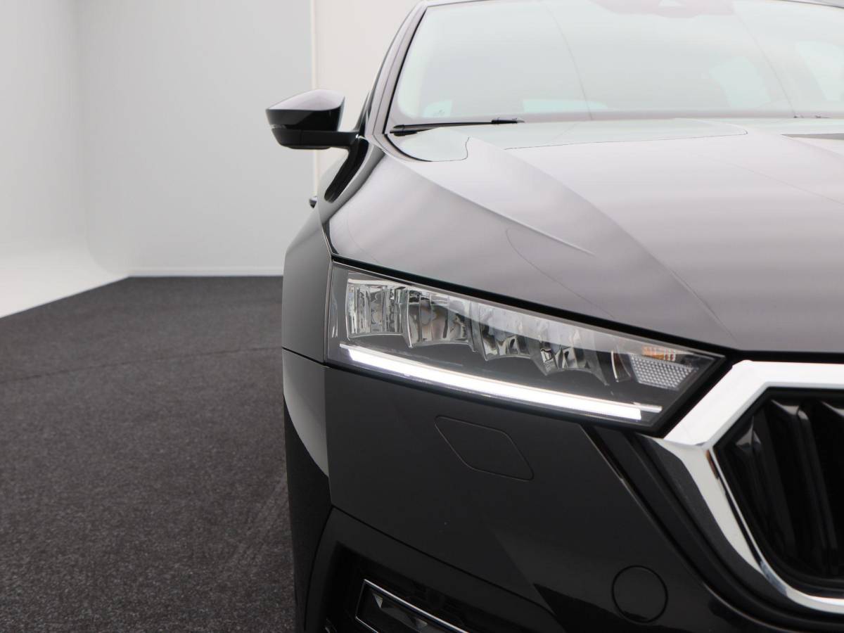Škoda Octavia Skoda Octavia Combi 1.0 TSi Business Edition Plus 110 Pk | Adaptive Cruise | Elektrische Achterklep | Stoelverwarming | Navigatie | Privacy Glass | 17 Inch