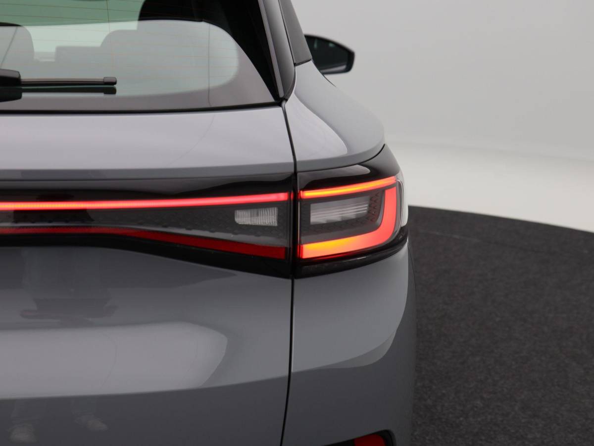 Volkswagen ID.4 Volkswagen ID.4 Pro 77 kWh 204 Pk | Trekhaak | 19 Inch | 360 Camera | Stoelverwarming | Adaptive Cruise | 101.358 Km!!
