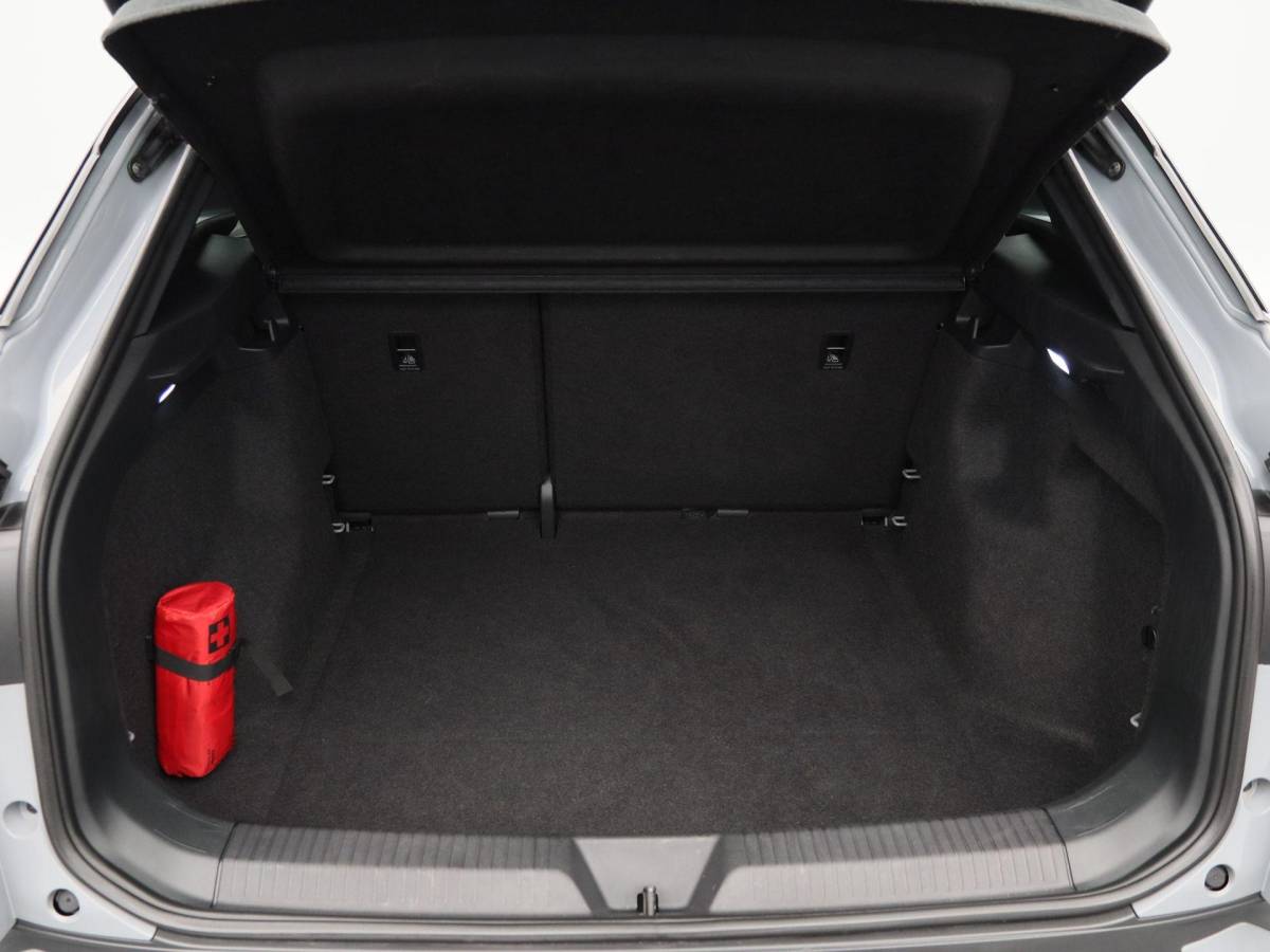 Volkswagen ID.4 Volkswagen ID.4 Pro 77 kWh 204 Pk | Trekhaak | 19 Inch | 360 Camera | Stoelverwarming | Adaptive Cruise | 101.358 Km!!