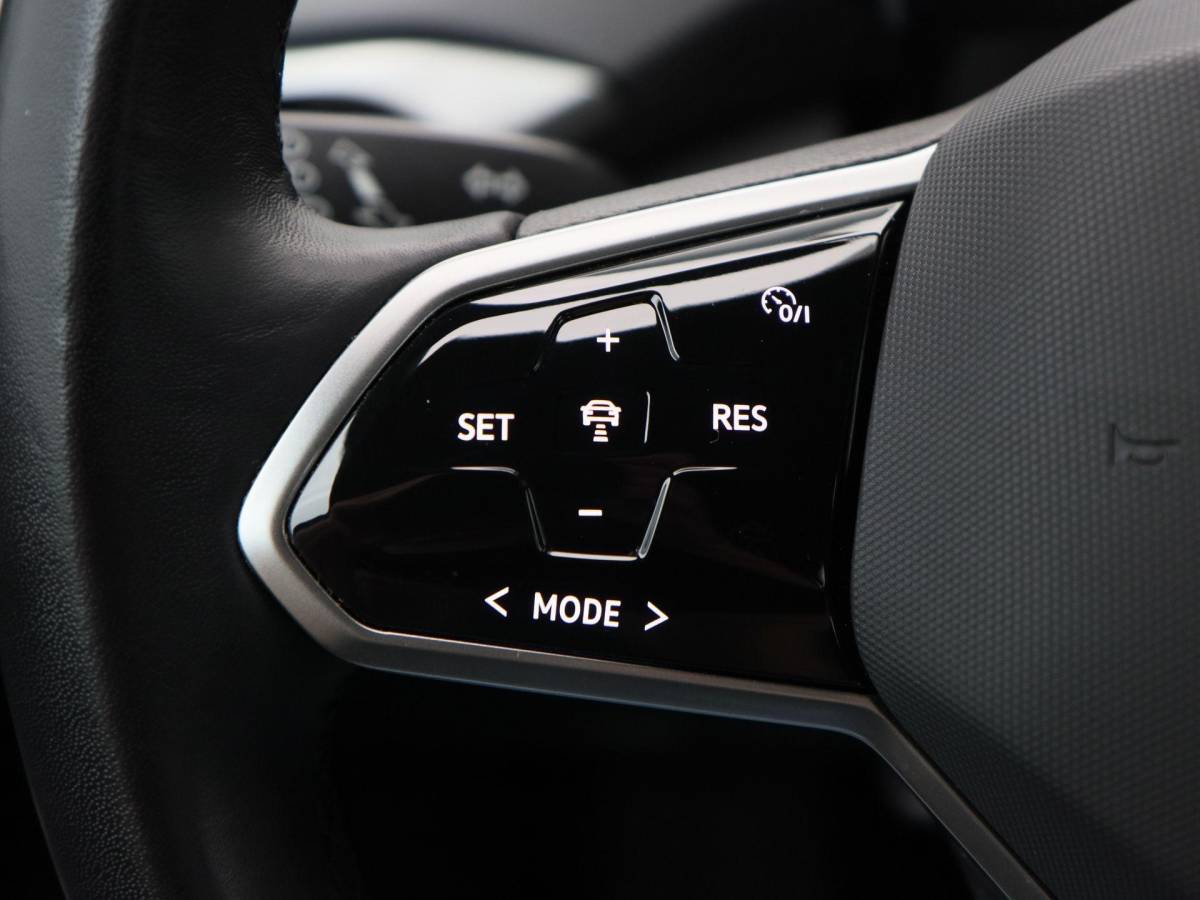 Volkswagen ID.4 Volkswagen ID.4 Pro 77 kWh 204 Pk | Trekhaak | 19 Inch | 360 Camera | Stoelverwarming | Adaptive Cruise | 101.358 Km!!