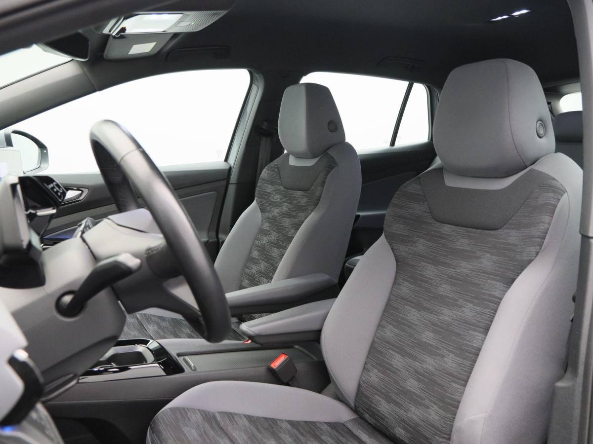 Volkswagen ID.4 Volkswagen ID.4 Pro 77 kWh 204 Pk | Trekhaak | 19 Inch | 360 Camera | Stoelverwarming | Adaptive Cruise | 101.358 Km!!