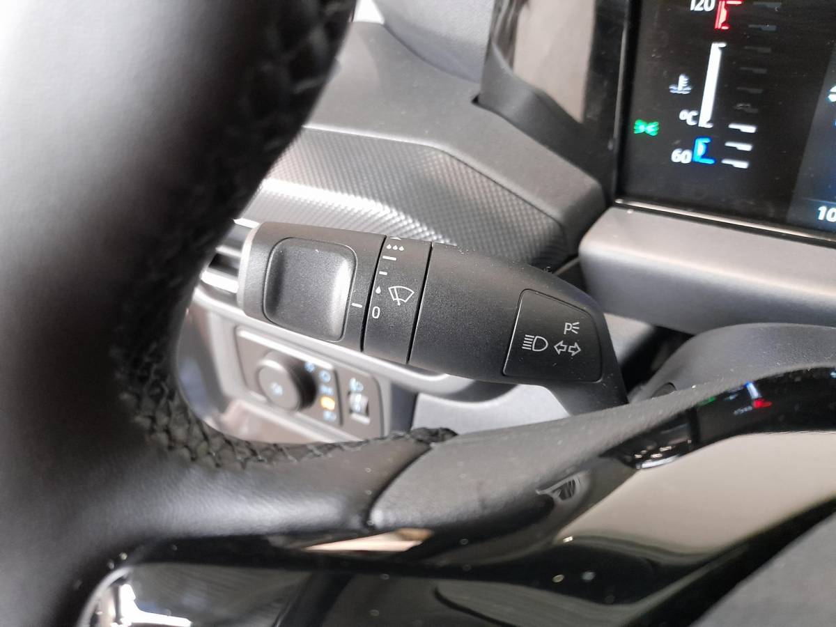 Ford Transit Custom Ford Transit Custom 320 2.0 TDCI L2H1 Limited Automaat Nieuw Model Airco Navigatie Cruise control Trekhaak