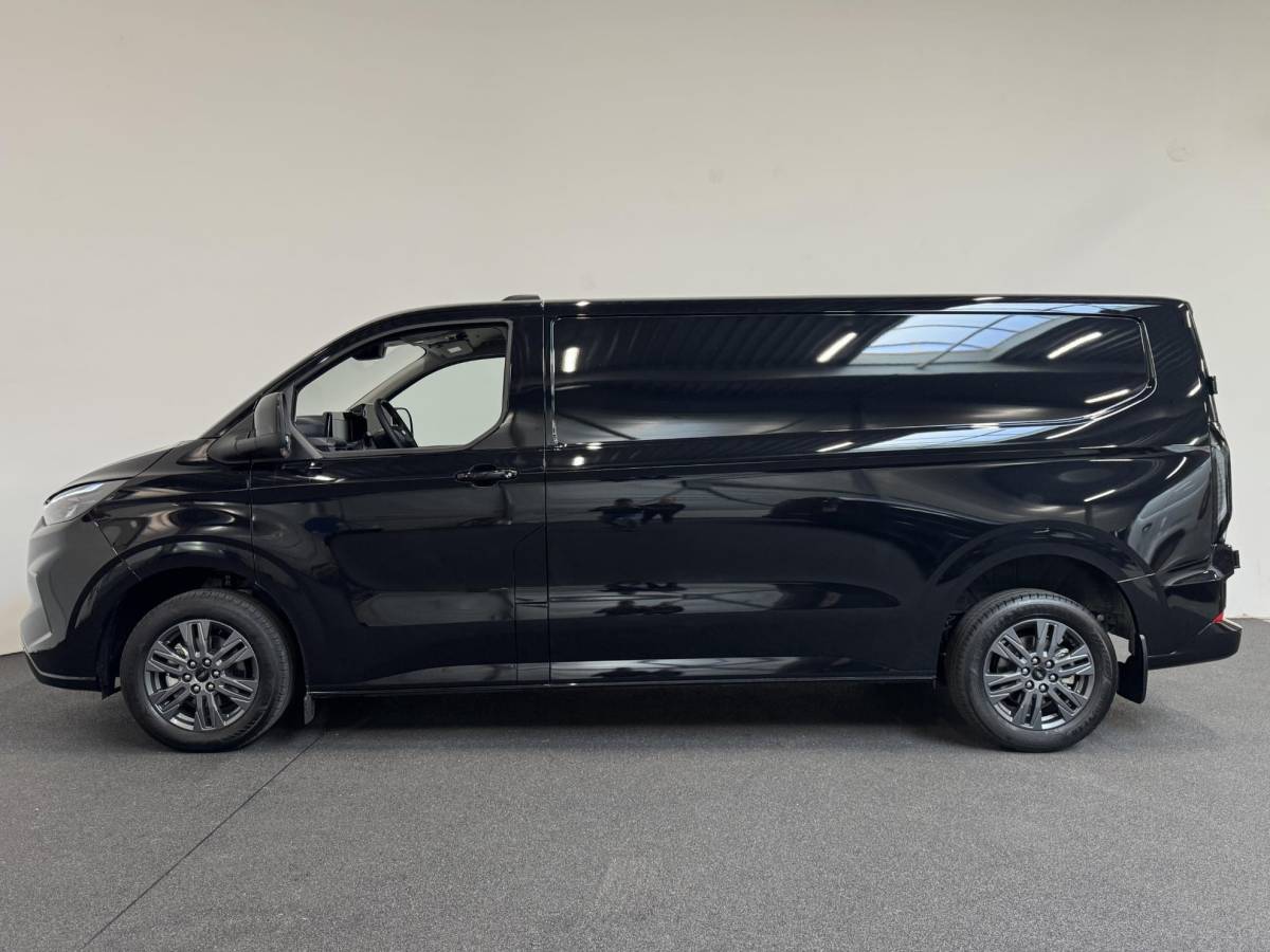 Ford Transit Custom Ford Transit Custom 320 2.0 TDCI L2H1 Limited Automaat Nieuw Model Airco Navigatie Cruise control Trekhaak