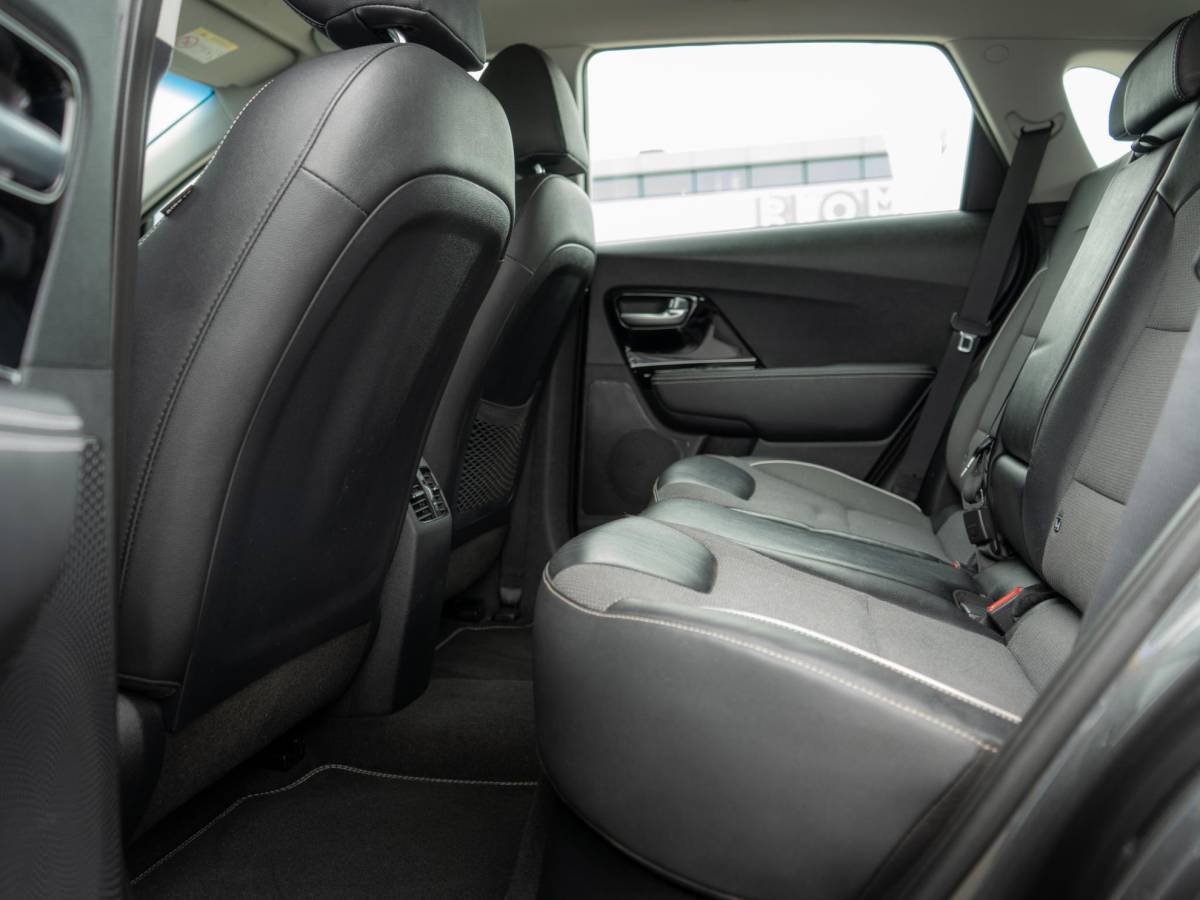 Kia e-Niro Kia e-Niro DynamicLine 64 kWh  | trekhaak |