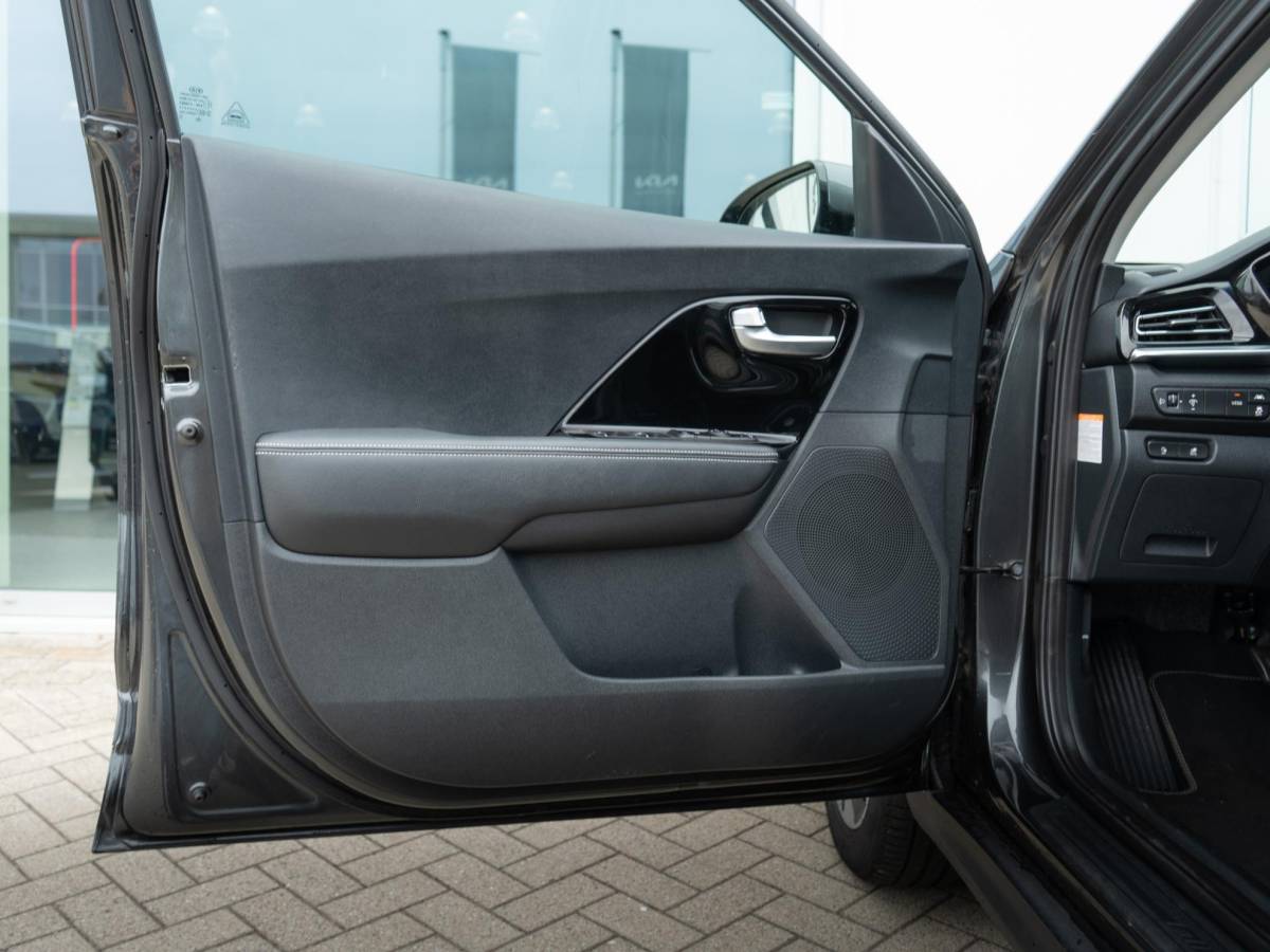 Kia e-Niro Kia e-Niro DynamicLine 64 kWh  | trekhaak |