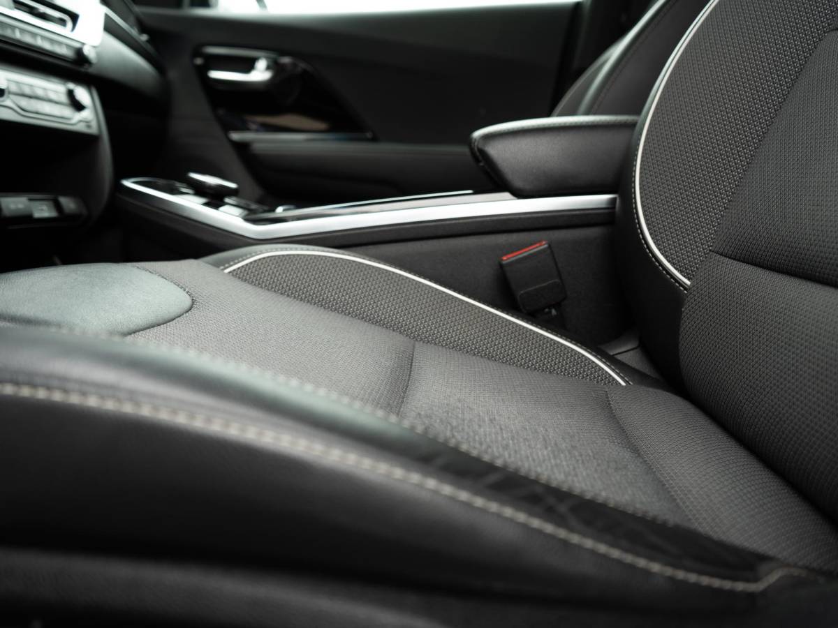 Kia e-Niro Kia e-Niro DynamicLine 64 kWh  | trekhaak |
