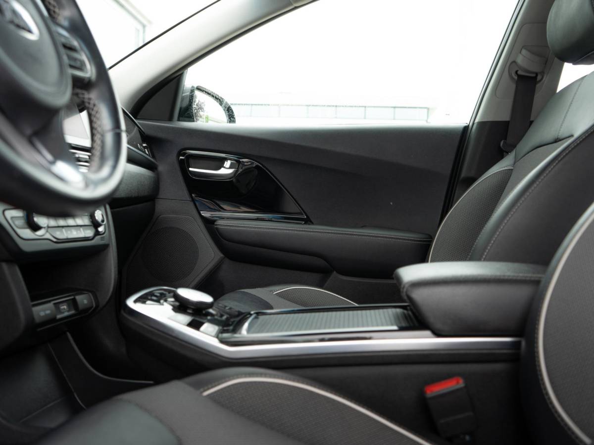 Kia e-Niro Kia e-Niro DynamicLine 64 kWh  | trekhaak |
